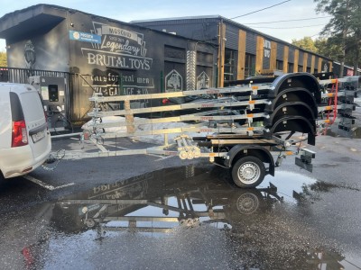 <Оптовая отгрузка прицепов. 