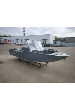 Моторная лодка ПНД Парус 420 DC