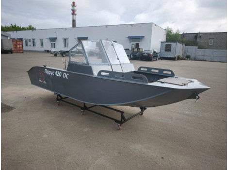 Моторная лодка ПНД Паpус 420 DC